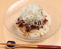 冷し辛味そぼろ肉うどん